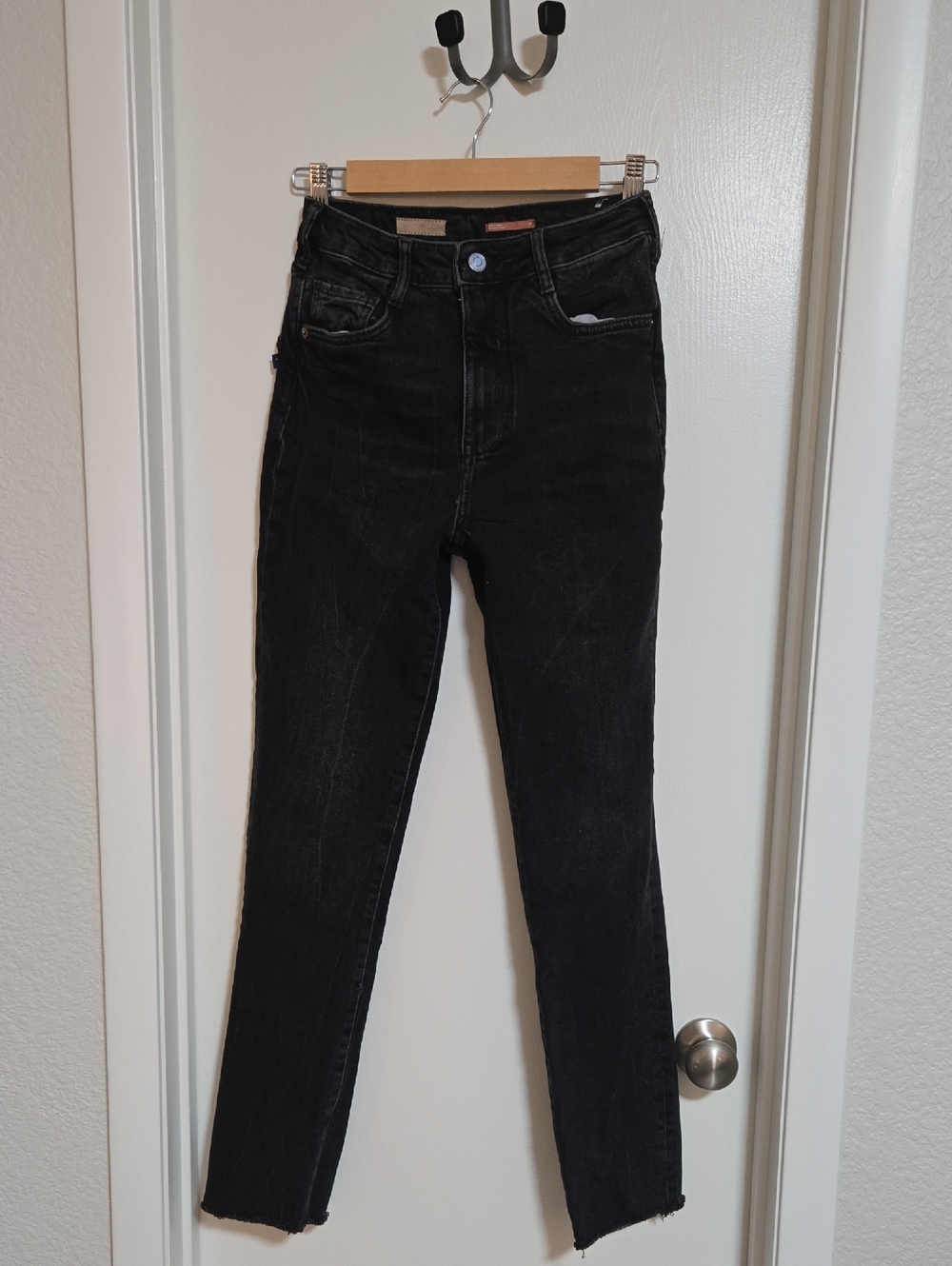 Pilcro Black High-Rise Cigarette Ankle Slim Straight Jeans